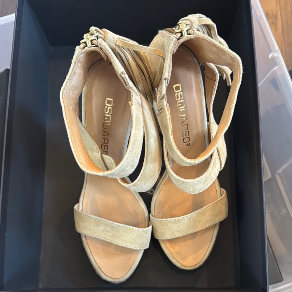 DSQUARED2 Cream Heels with Strappy Design